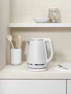Cuisinart Vedenkeitin 1,5 L, Valkoinen 10 Cuisinart Vedenkeitin 1,5 L, Valkoinen -Keittiökonekauppa cuisinart plastic jug kettle grey 7