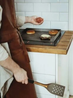 Dorre Steffie Muurinpohjapannu -Keittiökonekauppa dorre steffie frying table smashburger 1