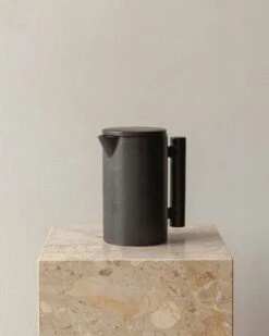 Menu Yana Teepannu 1 L, Tummanharmaa -Keittiökonekauppa menu yana brewing pot 1 l 3