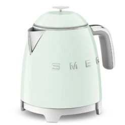 Smeg Mini Vedenkeitin 0,8 L, Vaaleanvihreä -Keittiökonekauppa smeg mini vedenkeitin 08 l 136
