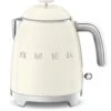Smeg Mini Vedenkeitin 0,8 L, Kermanvalkoinen 2 Smeg Mini Vedenkeitin 0,8 L, Kermanvalkoinen -Keittiökonekauppa smeg mini vedenkeitin 08 l 2