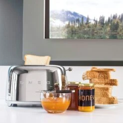 Smeg Leivänpaahdin, Neljälle Viipaleelle,Kromi 9 Smeg Leivänpaahdin, Neljälle Viipaleelle,Kromi -Keittiökonekauppa smeg smeg leivanpaahdin4 viipaletta 7