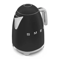 Smeg Kettle 1,7 L, Matt Black -Keittiökonekauppa smeg smeg vedenkeitin 17 l 37