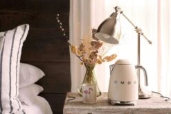 Smeg Vedenkeitin 1,7 L, Kerma 11 Smeg Vedenkeitin 1,7 L, Kerma -Keittiökonekauppa smeg smeg vedenkeitin 17 l 55