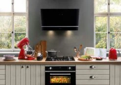 Smeg Vedenkeitin 1,7 L, Punainen -Keittiökonekauppa smeg smeg vedenkeitin 17 l 64