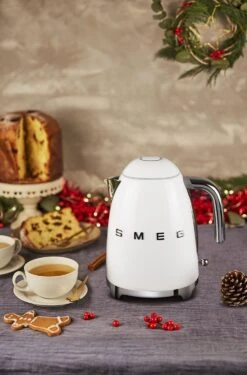 Smeg Vedenkeitin 1,7 L, Valkoinen 12 Smeg Vedenkeitin 1,7 L, Valkoinen -Keittiökonekauppa smeg smeg vedenkeitin 17 l 90