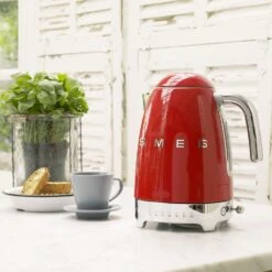 Smeg Vedenkeitin, Säädettävä Lämpötila, Punainen 7 Smeg Vedenkeitin, Säädettävä Lämpötila, Punainen -Keittiökonekauppa smeg smeg vedenkeitin saadettava lampotila 17l 5