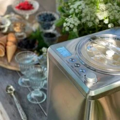 Wilfa Jäätelökone 2,5 L Silver -Keittiökonekauppa wilfa ice cream machine 25 l silver 4