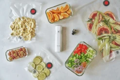 Zwilling Fresh & Save Aloituspakkaus Vakuumipumpulla / Pussit / Rasiat Lasista, 7 Palaa 13 Zwilling Fresh & Save Aloituspakkaus Vakuumipumpulla / Pussit / Rasiat Lasista, 7 Palaa -Keittiökonekauppa zwilling fresh save aloituspakkaus vakuumipumpulla pussit rasiat lasista 7 palaa 3