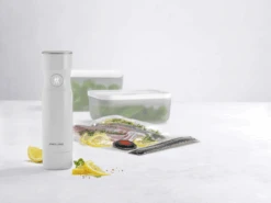 Zwilling Fresh & Save Aloituspakkaus Vakuumipumpulla / Pussit / Rasiat Muovista, 7 Palaa 11 Zwilling Fresh & Save Aloituspakkaus Vakuumipumpulla / Pussit / Rasiat Muovista, 7 Palaa -Keittiökonekauppa zwilling fresh save aloituspakkaus vakuumipumpulla pussit rasiat muovista 7 palaa 4